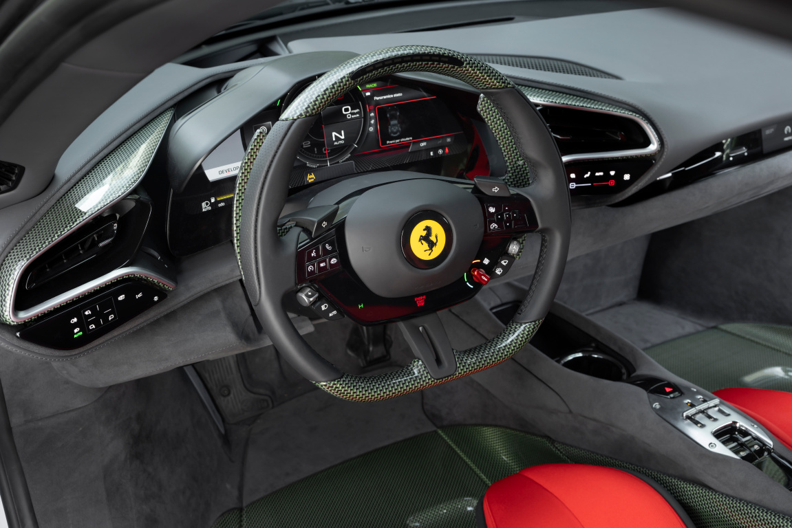 SMALL_Ferrari_SC40_INT__3_5c9ca069-a2d1-4985-8975-84e87b3e58c2